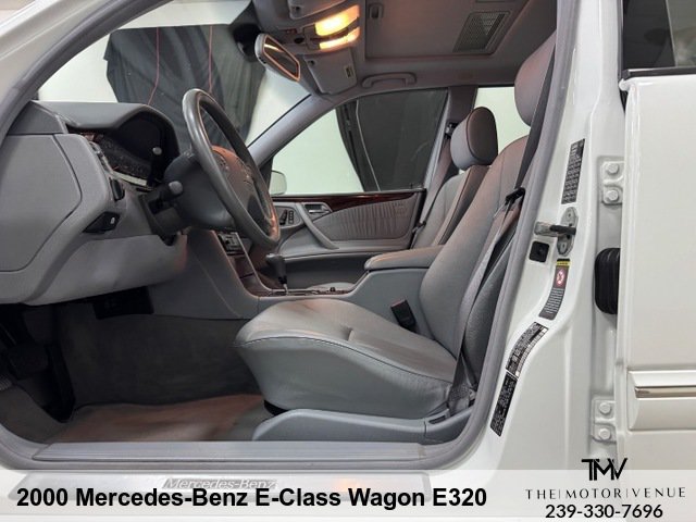 Used 2000 Mercedes-Benz E 320 4MATIC Wagon image 21