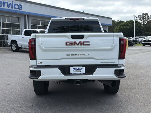 Used 2025 GMC Sierra 2500 Denali w/ Denali Reserve Package AWD/4WD image 11