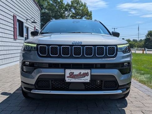 Used 2023 Jeep Compass Limited w/ Elite Group AWD/4WD image 3