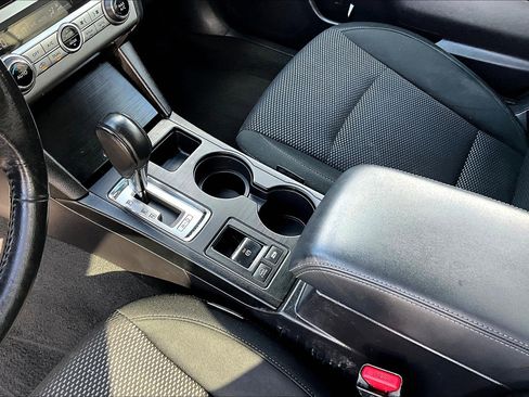 Used 2016 Subaru Outback 2.5i Premium image 13