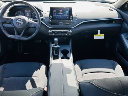 Used 2025 Nissan Altima 2.5 S FWD image 12
