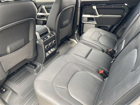 Used 2023 Land Rover Defender 130 SE image 16