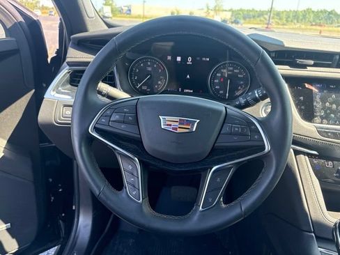 Used 2025 Cadillac XT5 Premium Luxury w/ Technology Package AWD/4WD image 11