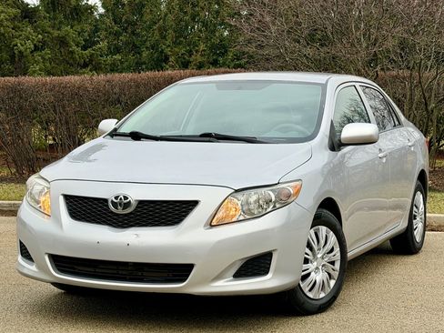 Used 2010 Toyota Corolla LE image 1