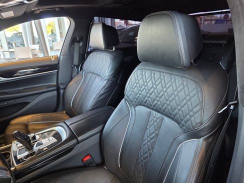 Used 2021 BMW M760i xDrive AWD/4WD image 67