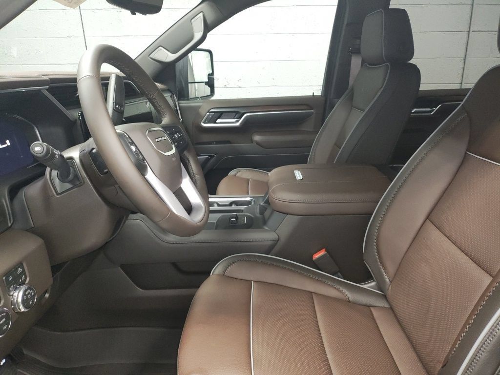 New 2026 GMC Sierra 2500 Denali w/ Denali Reserve Package AWD/4WD image 9