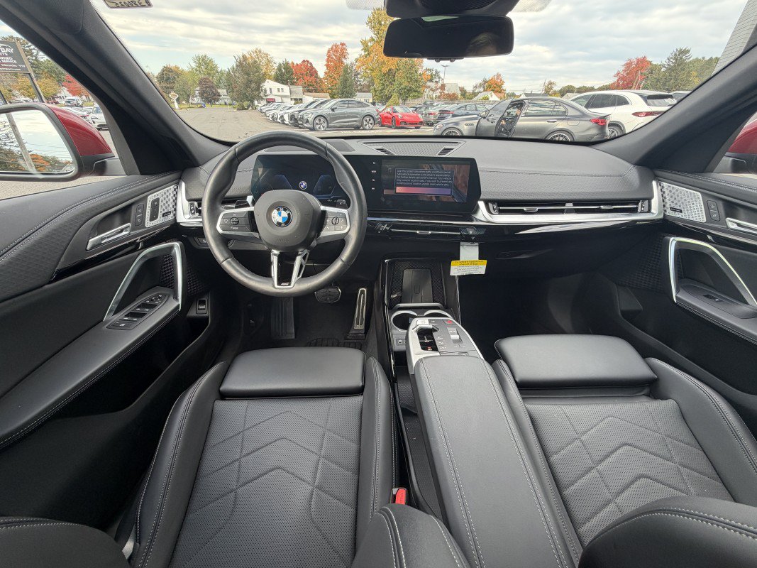 Used 2025 BMW X2 xDrive28i w/ Premium Package AWD/4WD image 32