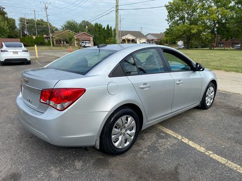 Used 2016 Chevrolet Cruze LS image 9