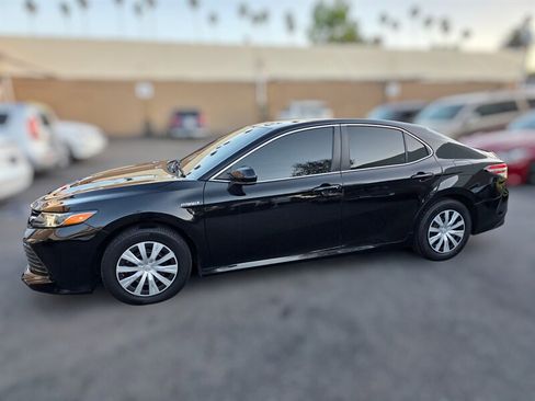 Used 2018 Toyota Camry LE FWD image 6