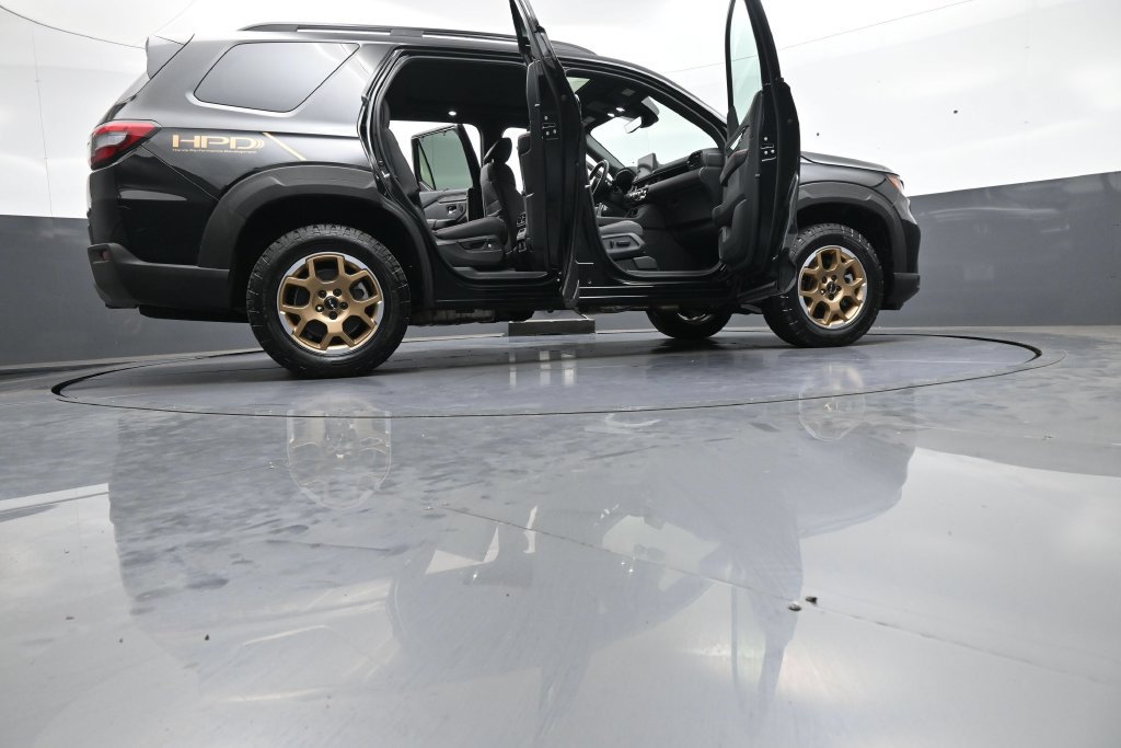 Certified 2024 Honda Pilot TrailSport image 50