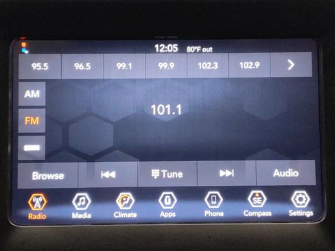 Used 2020 Jeep Cherokee Latitude Plus FWD image 25