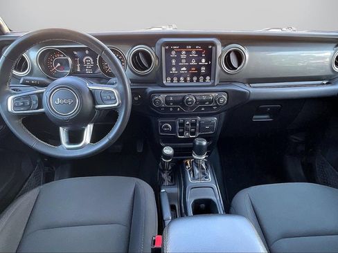Used 2023 Jeep Gladiator Overland AWD/4WD image 15