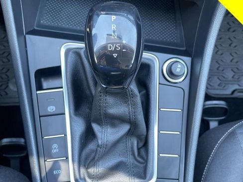 Certified 2022 Volkswagen Jetta S FWD image 20