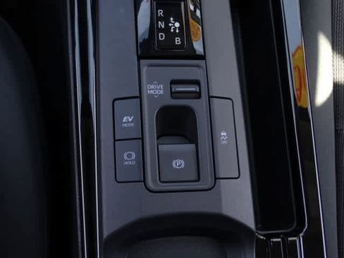 Used 2026 Toyota Prius LE image 34