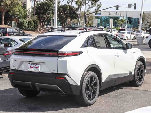 New 2026 Toyota C-HR AWD/4WD image 7