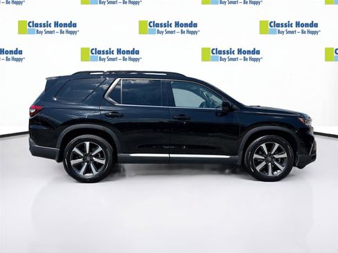 Certified 2024 Honda Pilot Touring image 9
