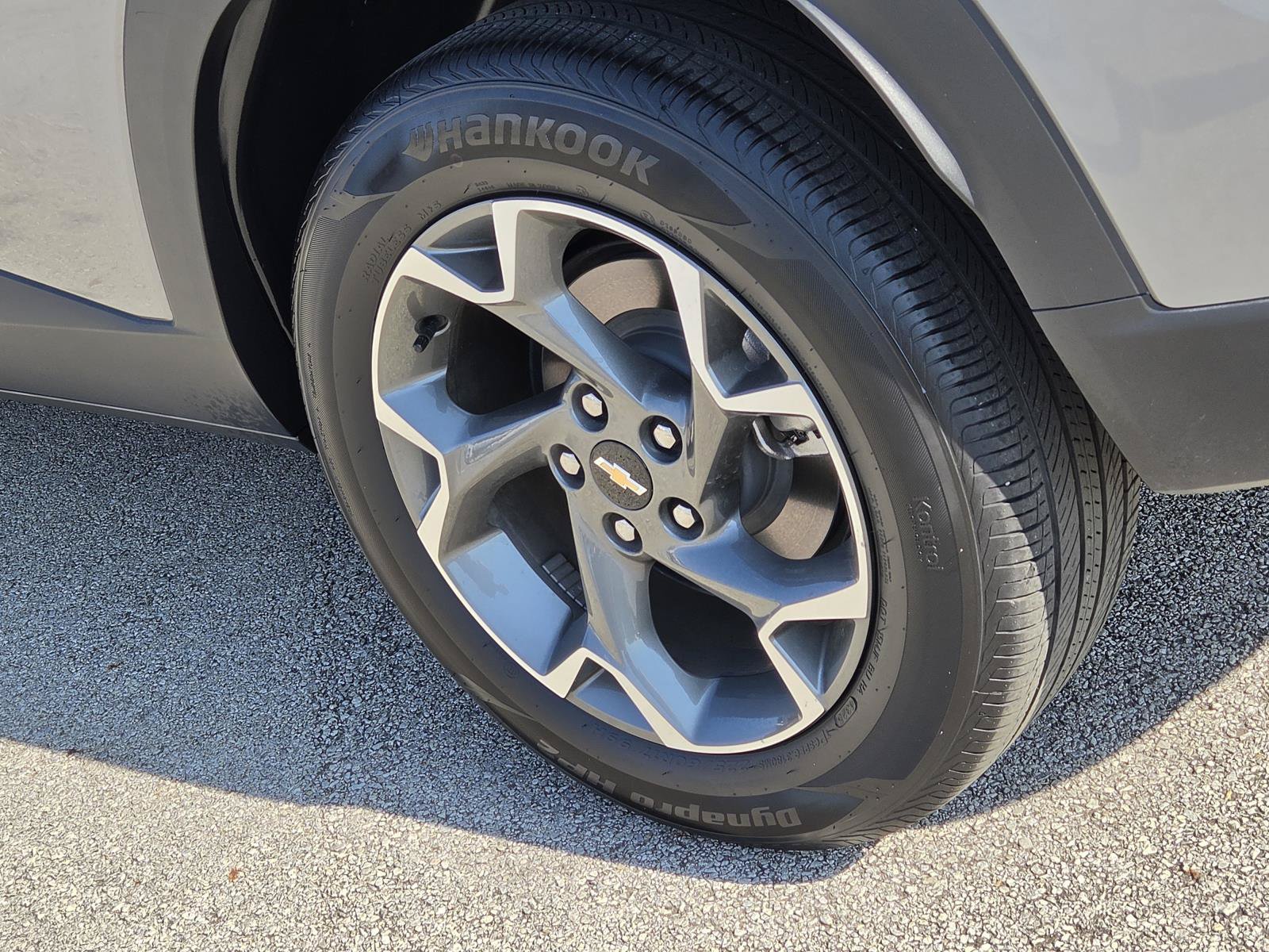 Used 2026 Chevrolet Trax LT FWD image 7