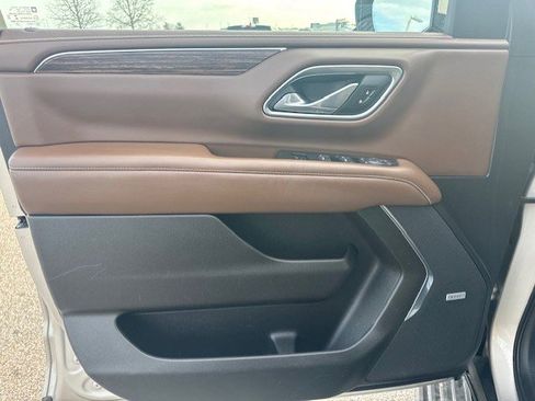 Used 2021 Chevrolet Suburban High Country image 13