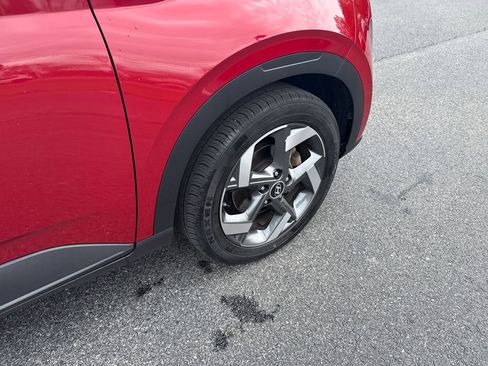 Used 2023 Hyundai Venue SEL image 14