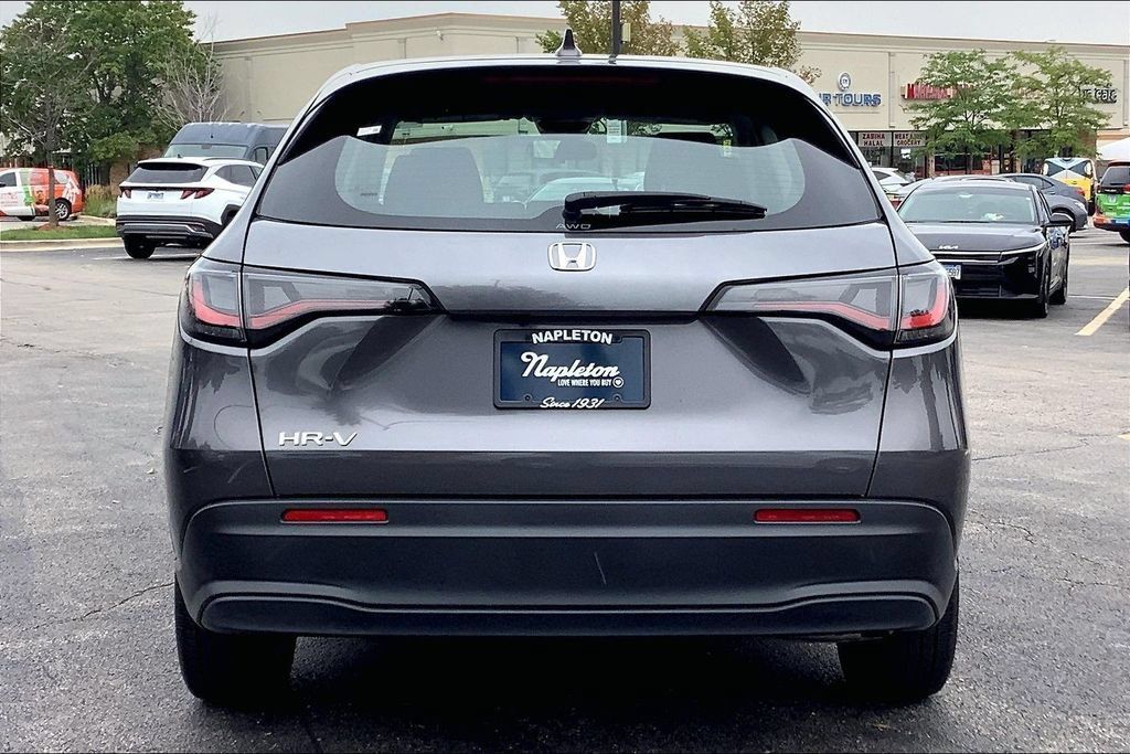 Used 2024 Honda HR-V LX image 3