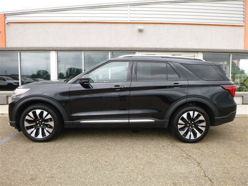 Used 2025 Ford Explorer Platinum w/ LUX Leather Package AWD/4WD image 2
