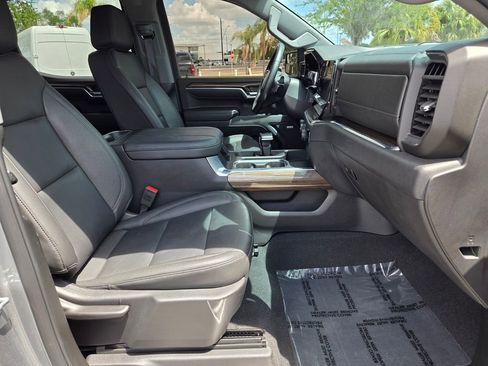 Certified 2025 Chevrolet Silverado 1500 LT Trail Boss w/ Convenience Package II AWD/4WD image 18