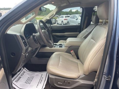 Used 2018 Ford Expedition XLT w/ Equipment Group 202A RWD image 14