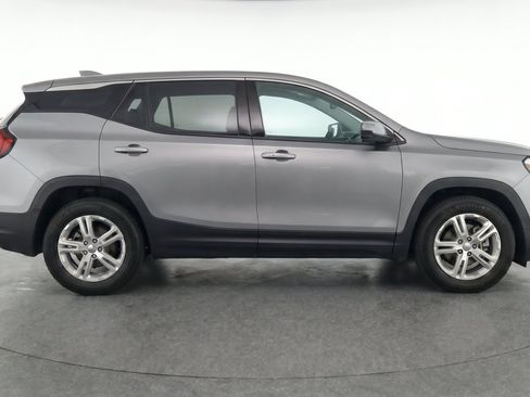 Used 2024 GMC Terrain SLE FWD image 11