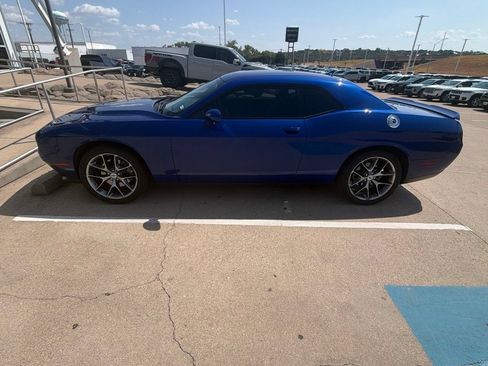 Used 2022 Dodge Challenger SXT w/ Plus Package RWD image 2