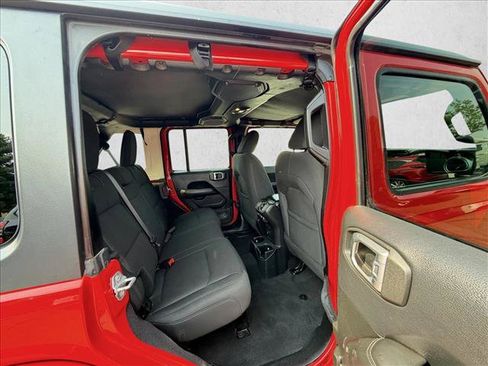 Used 2019 Jeep Wrangler Unlimited Sahara AWD/4WD image 10