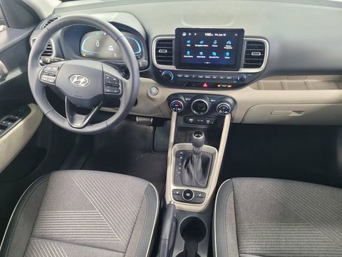 New 2025 Hyundai Venue Limited FWD image 33