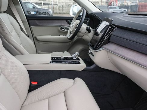 New 2026 Volvo XC90 T8 Ultra w/ Protection Package Premier image 17