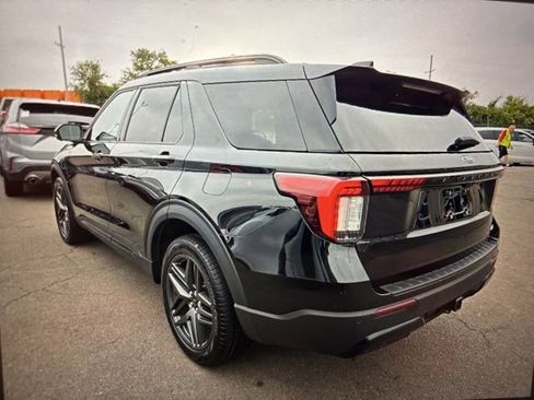 Used 2025 Ford Explorer ST-Line w/ Premium Package AWD/4WD image 16