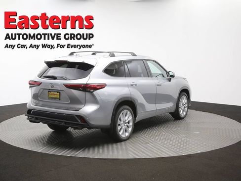 Used 2021 Toyota Highlander Limited AWD/4WD image 45