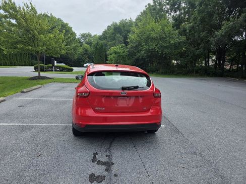 Used 2016 Ford Focus SE FWD image 4