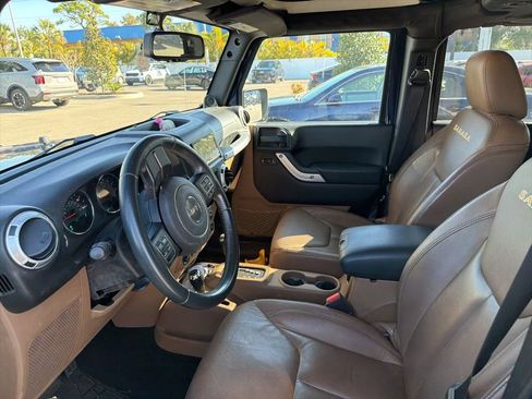 Used 2013 Jeep Wrangler Unlimited Sahara w/ Connectivity Group image 5