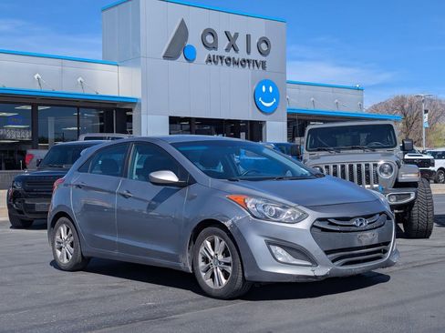Used 2015 Hyundai Elantra GT FWD image 1