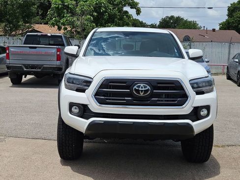 Used 2023 Toyota Tacoma TRD Off-Road w/ Black Out Package (TMS) AWD/4WD image 2