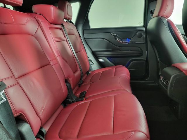 Used 2025 Lincoln Corsair Reserve AWD/4WD image 17