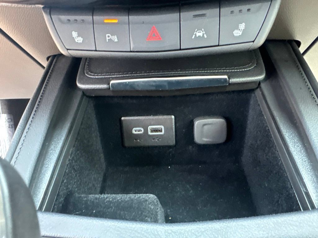Used 2024 Cadillac XT4 Luxury w/ Cold Weather Package FWD image 49