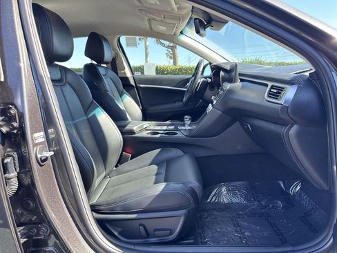 Used 2023 Genesis G70 2.0T image 38