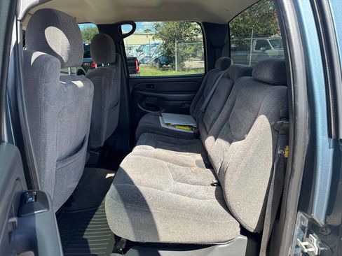 Used 2006 Chevrolet Silverado 3500 LT w/ Heavy-Duty Power Package image 19