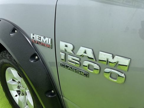 Used 2019 RAM 1500 Classic SLT AWD/4WD image 15