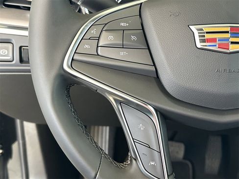 New 2026 Cadillac XT5 Luxury image 21