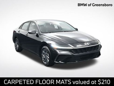 Used 2024 Hyundai Elantra SEL image 1