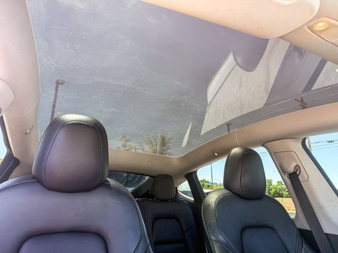 Used 2021 Tesla Model Y Long Range AWD/4WD image 16