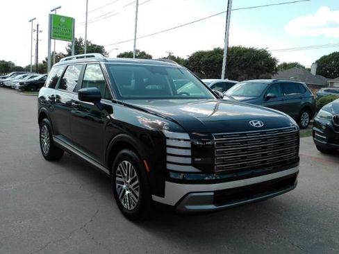 Used 2026 Hyundai Palisade SEL FWD image 4