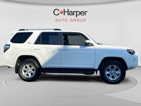 Used 2020 Toyota 4Runner SR5 AWD/4WD image 2