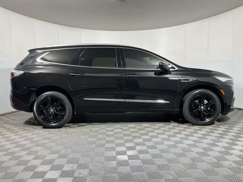 Used 2023 Buick Enclave Essence w/ Experience Buick Package FWD image 9