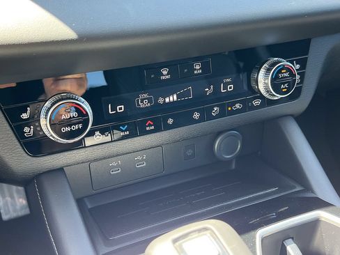 New 2026 Mitsubishi Outlander SEL AWD/4WD image 28